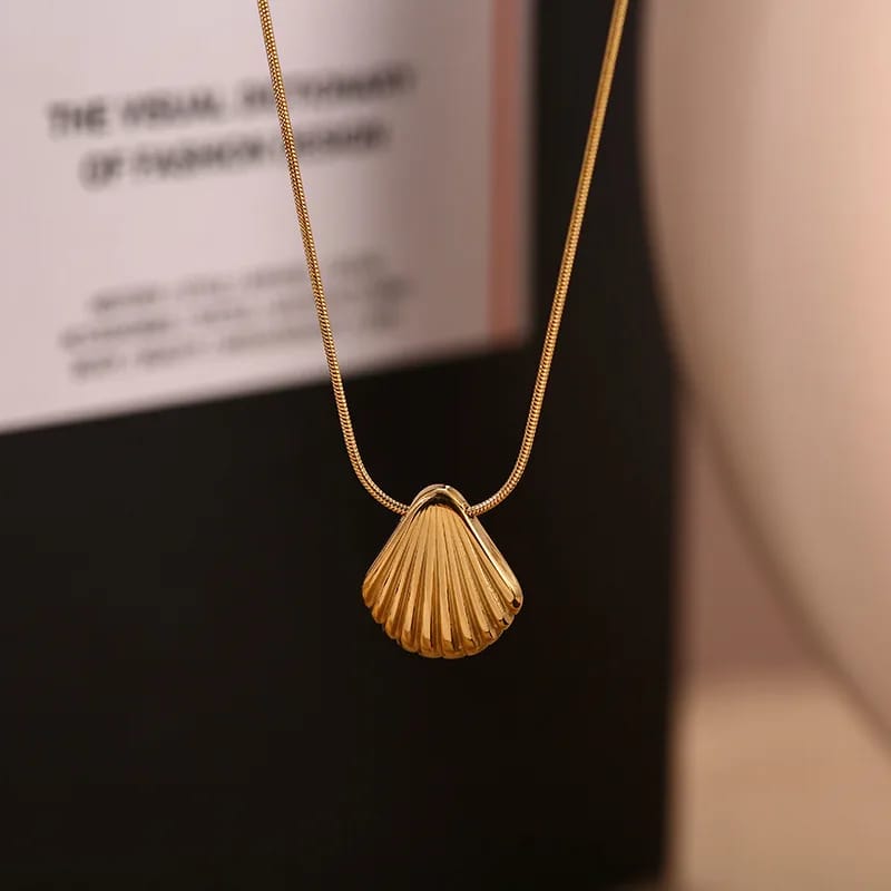 Shell locket