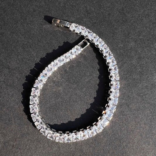 Tennis bracelet